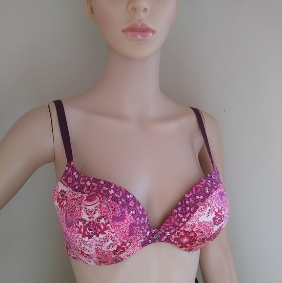 Victoria's Secret Other - Victoria Secret 32d push up bra